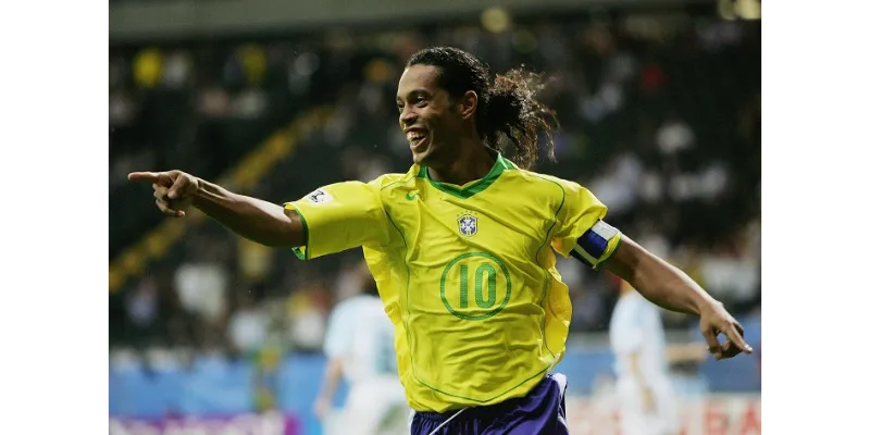 Tiểu sử Ronaldinho khoác áo Brazil